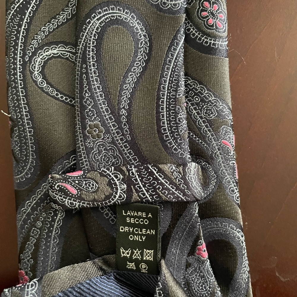 ERMENEGILDO ZEGNA Italian Men's Tie 100% Silk - Picture 6 of 6